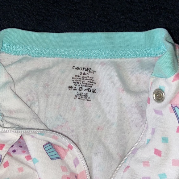 George baby onesie - Picture 4 of 4